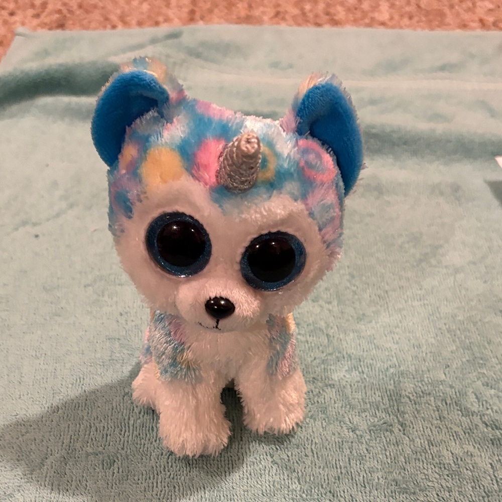 Helena husky dog unicorn. Beanie boo.